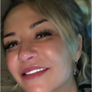 Meet your Posher, Ella